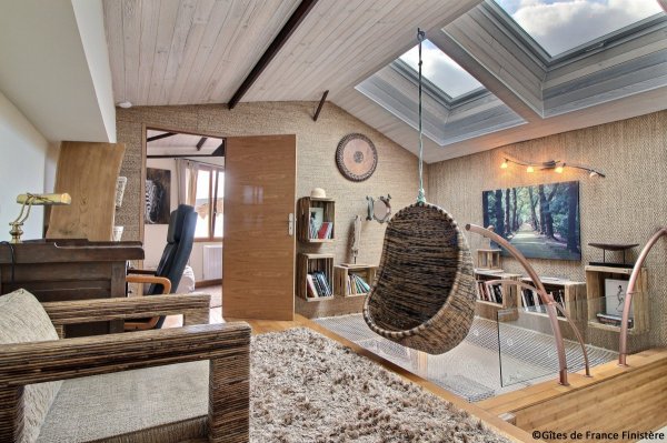 Le coin lecture avec filet de catamaran